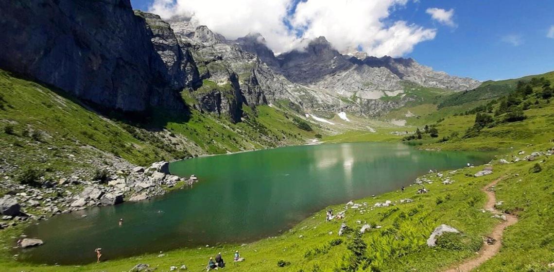 Bed And Breakfast - Die Aelplersuit Fuer Backpackers Im Berghuesli Linthal Esterno foto